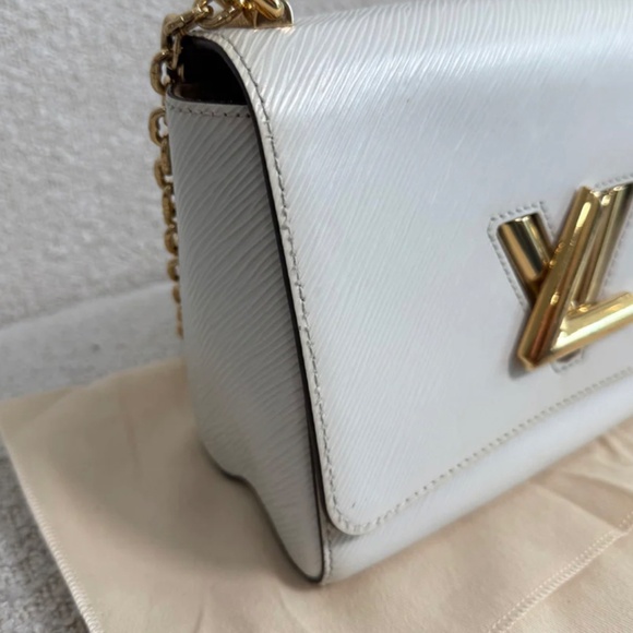 Authentic Louis Vuitton Twist MM - Picture 2 of 16